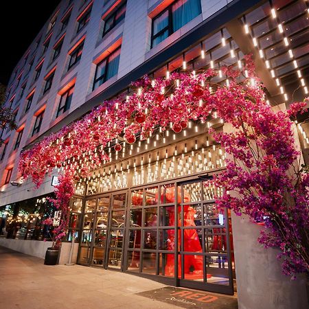 Radisson Red Madrid Hotel Exterior photo