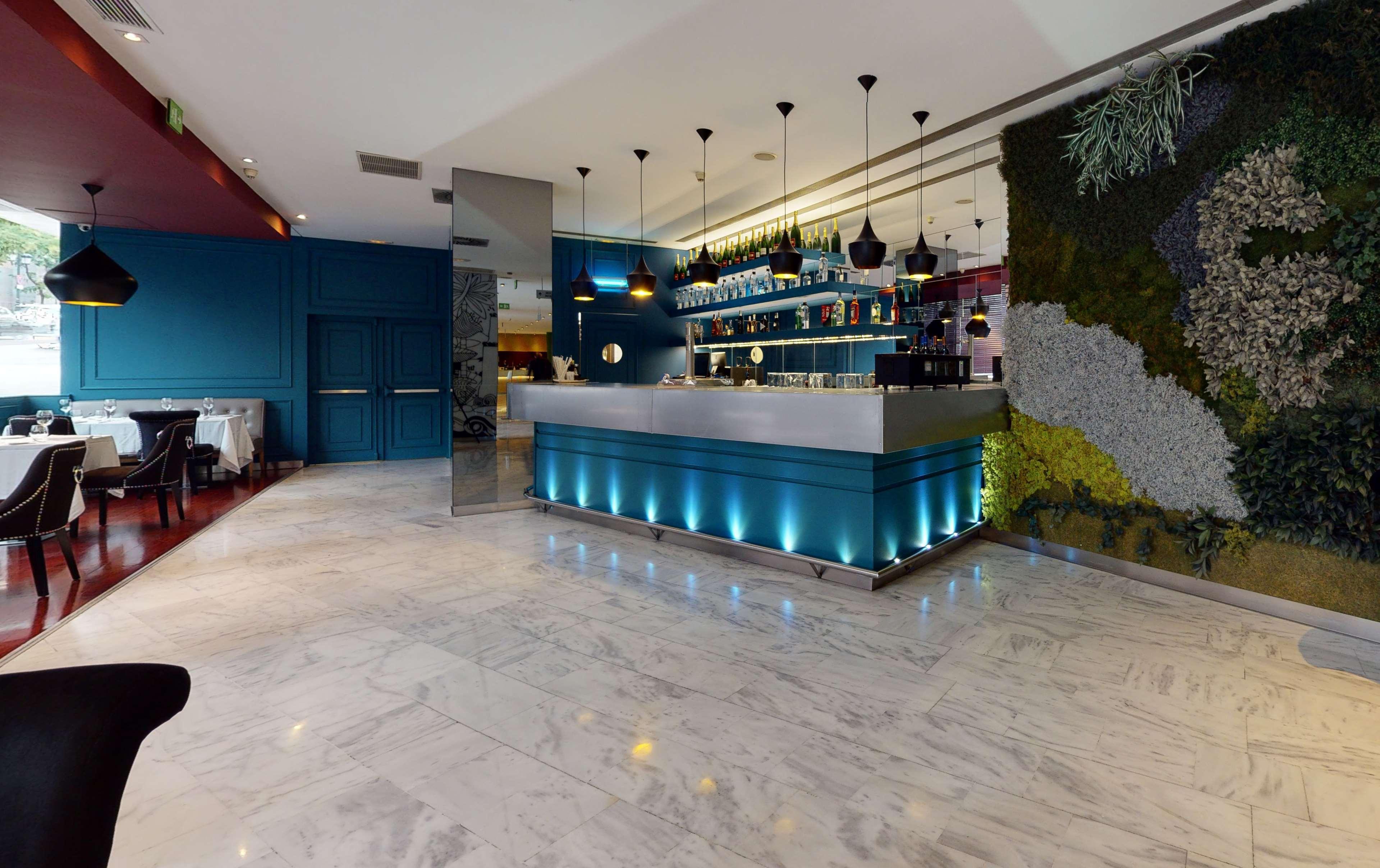 Radisson Red Madrid Hotel Exterior photo