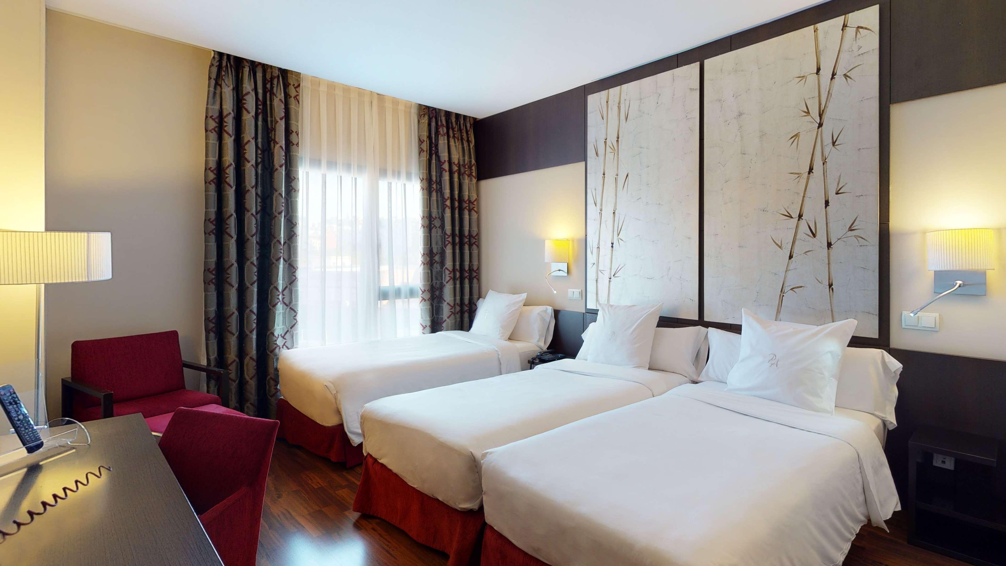 Radisson Red Madrid Hotel Exterior photo
