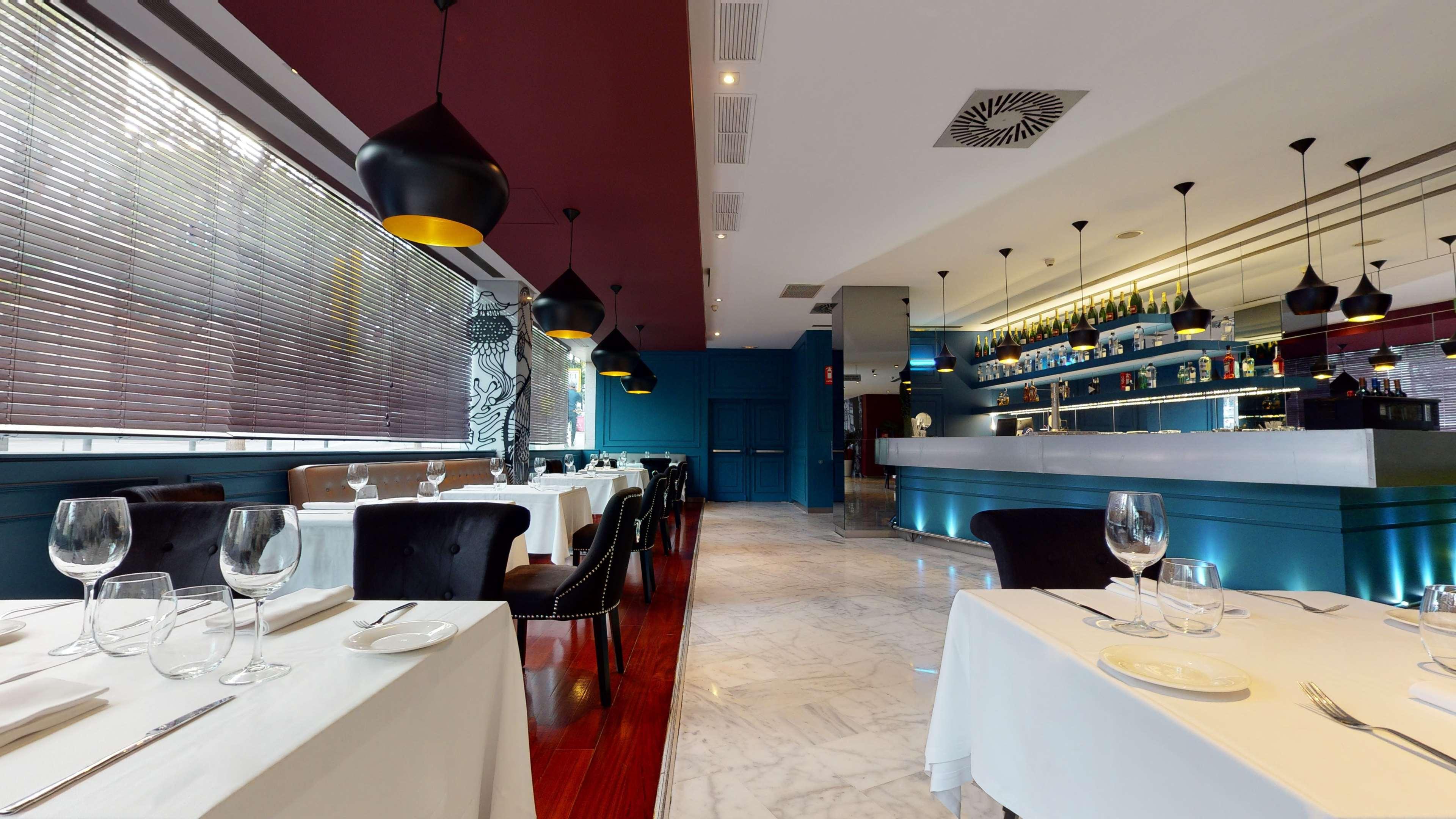 Radisson Red Madrid Hotel Exterior photo
