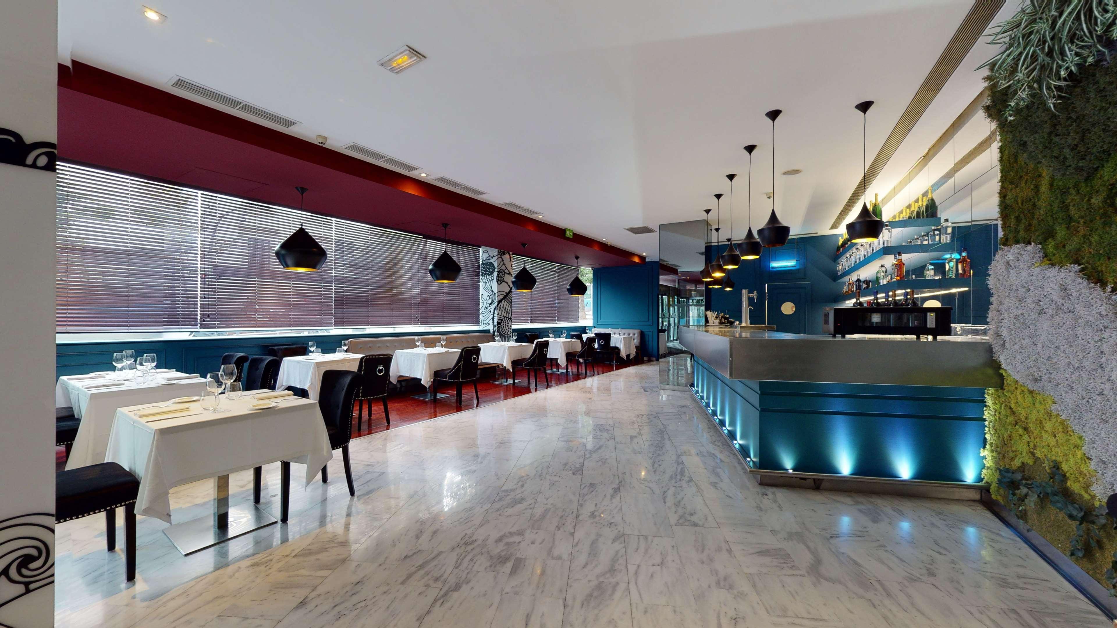 Radisson Red Madrid Hotel Exterior photo