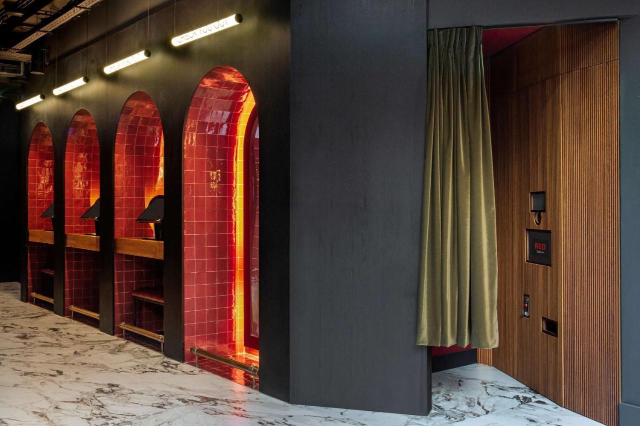 Radisson Red Madrid Hotel Exterior photo