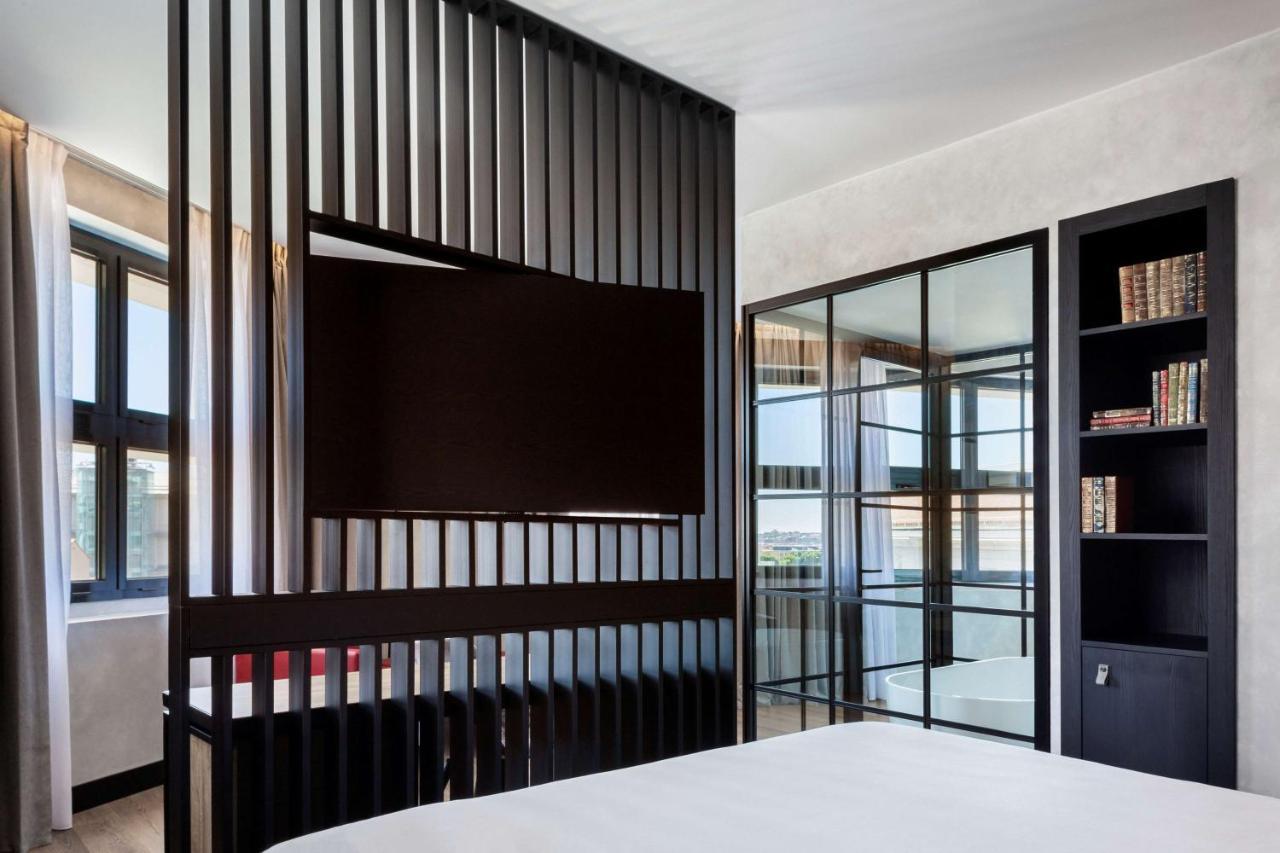 Radisson Red Madrid Hotel Exterior photo