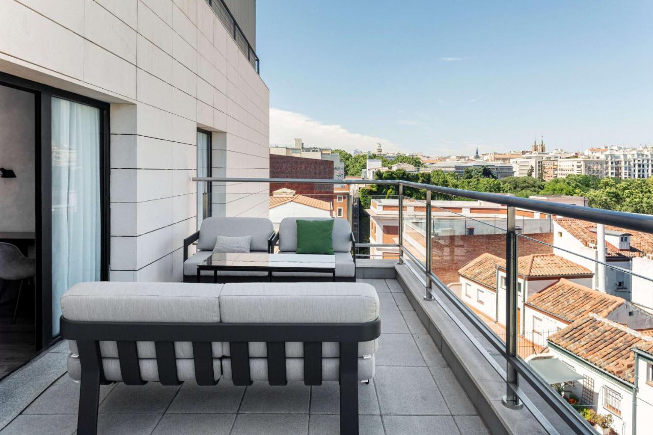 Radisson Red Madrid Hotel Exterior photo