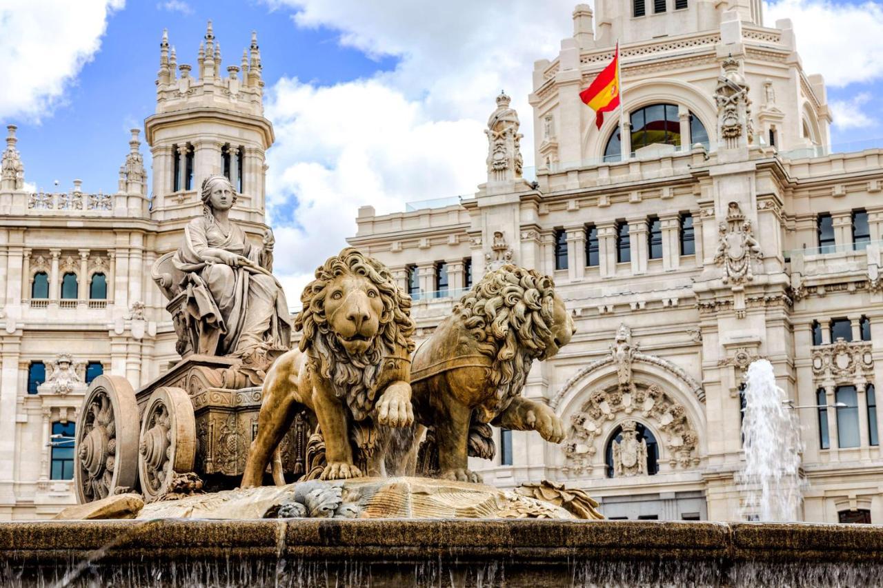 Radisson Red Madrid Hotel Exterior photo