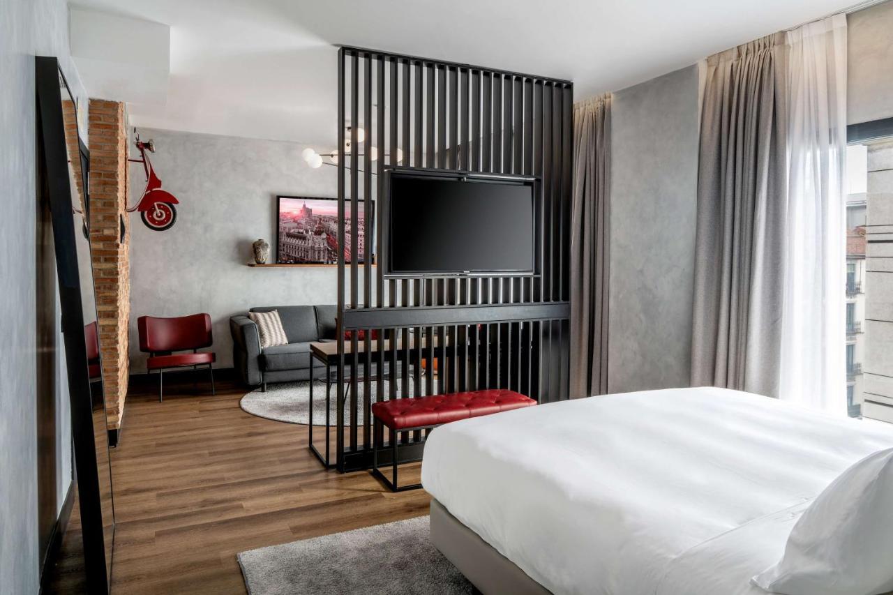 Radisson Red Madrid Hotel Exterior photo