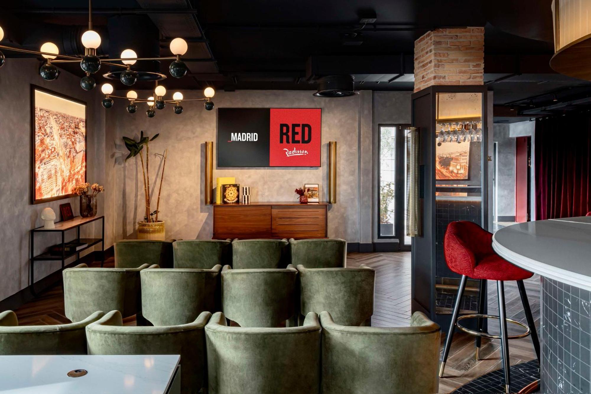 Radisson Red Madrid Hotel Exterior photo