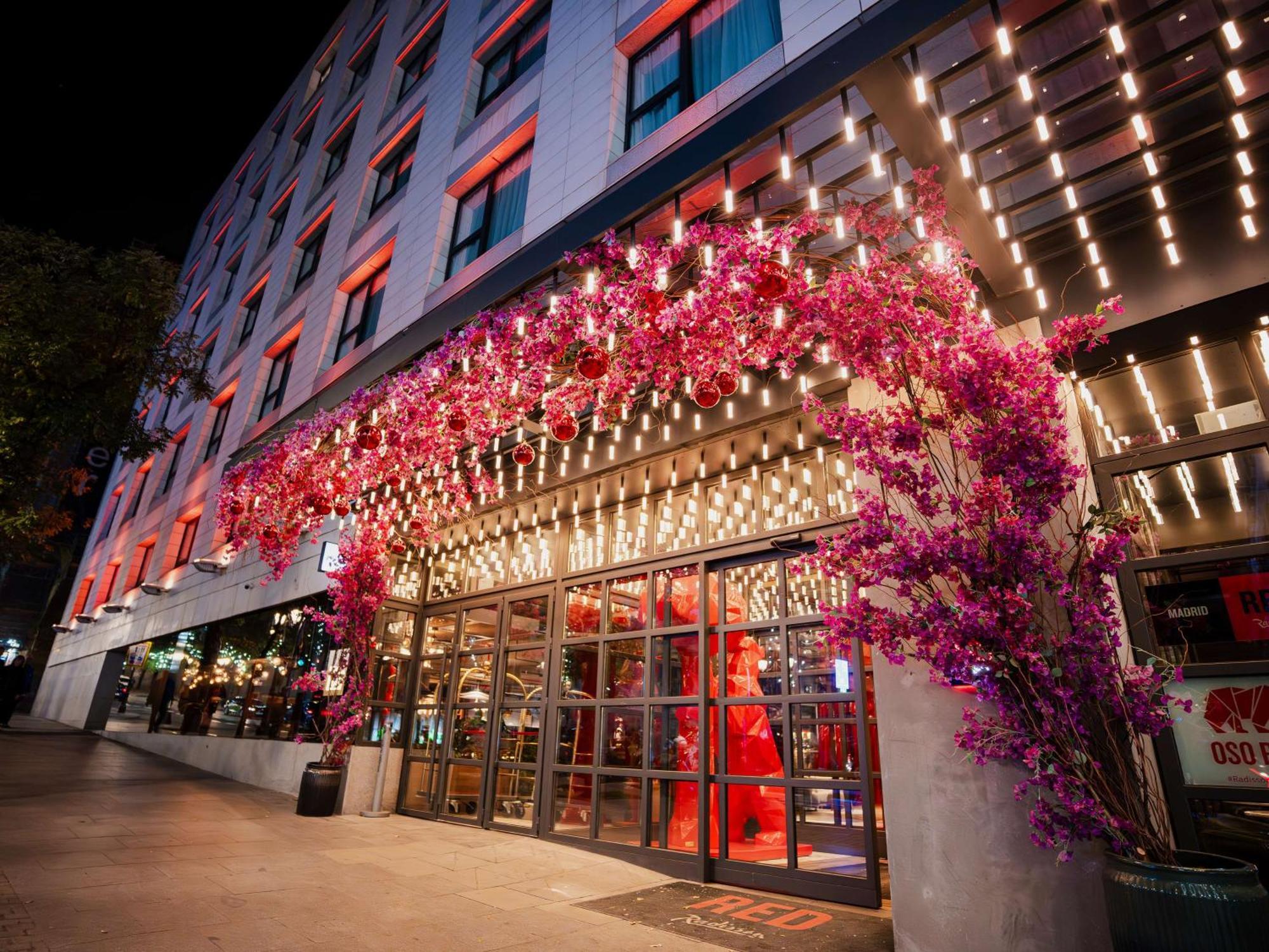 Radisson Red Madrid Hotel Exterior photo